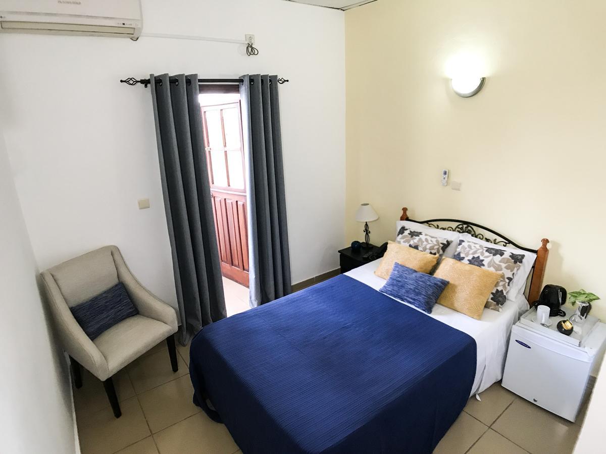 Hotel Residencial Luxan Sao Tome Exterior foto